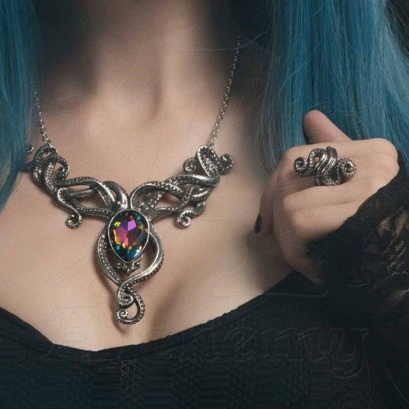 Alchemy Gothic Heart of Cthulhu Pendant Octopus Tentacles Pewter Necklace 
